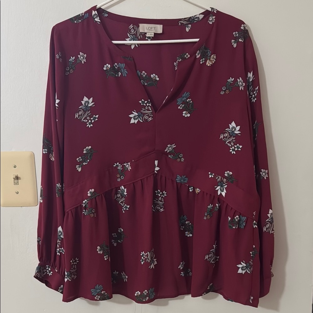 LOFT Women's Floral Burgundy Top